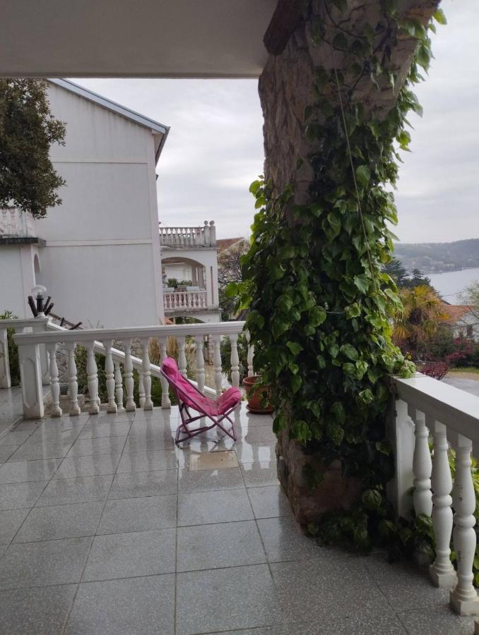 Apartments Vila Lavanda Omišalj المظهر الخارجي الصورة