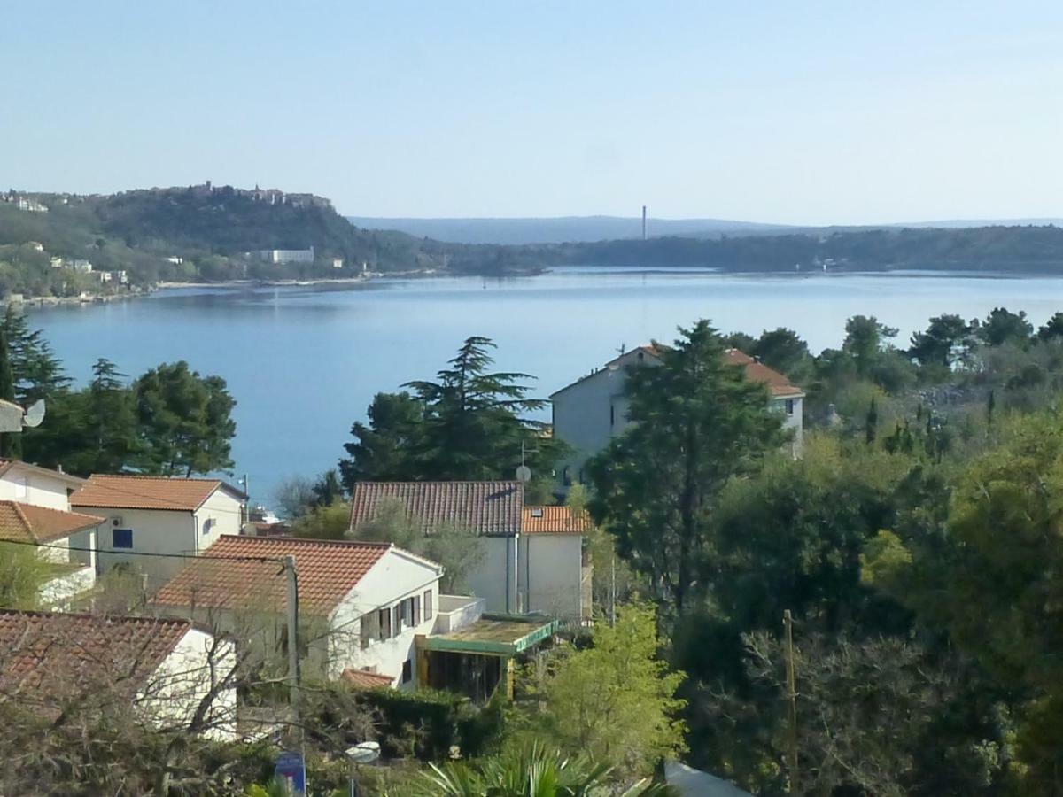 Apartments Vila Lavanda Omišalj المظهر الخارجي الصورة