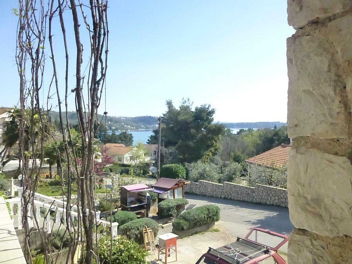 Apartments Vila Lavanda Omišalj المظهر الخارجي الصورة