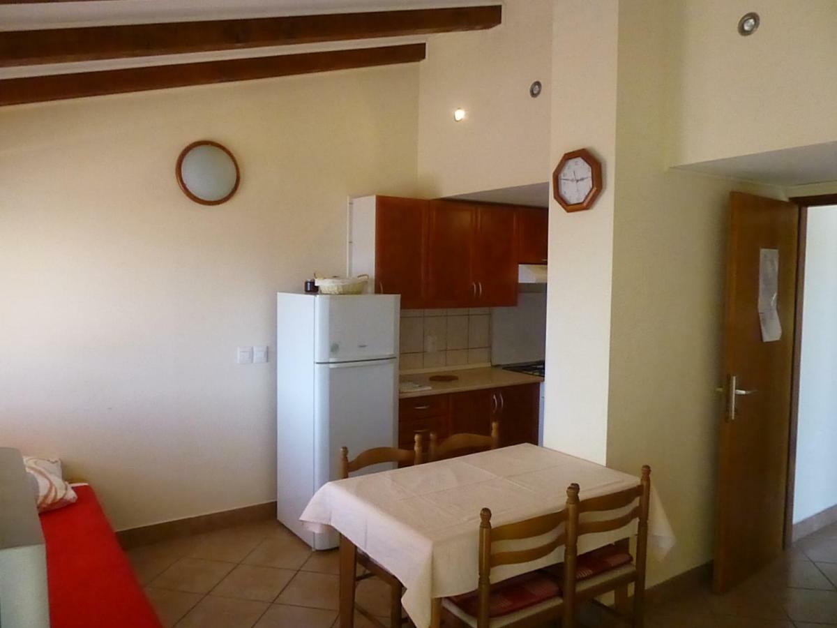 Apartments Vila Lavanda Omišalj المظهر الخارجي الصورة