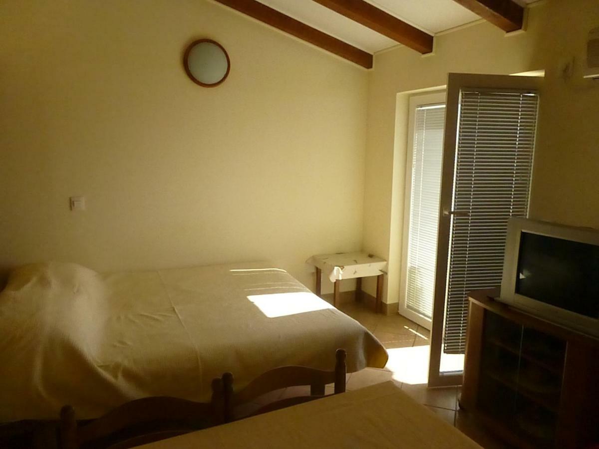 Apartments Vila Lavanda Omišalj المظهر الخارجي الصورة