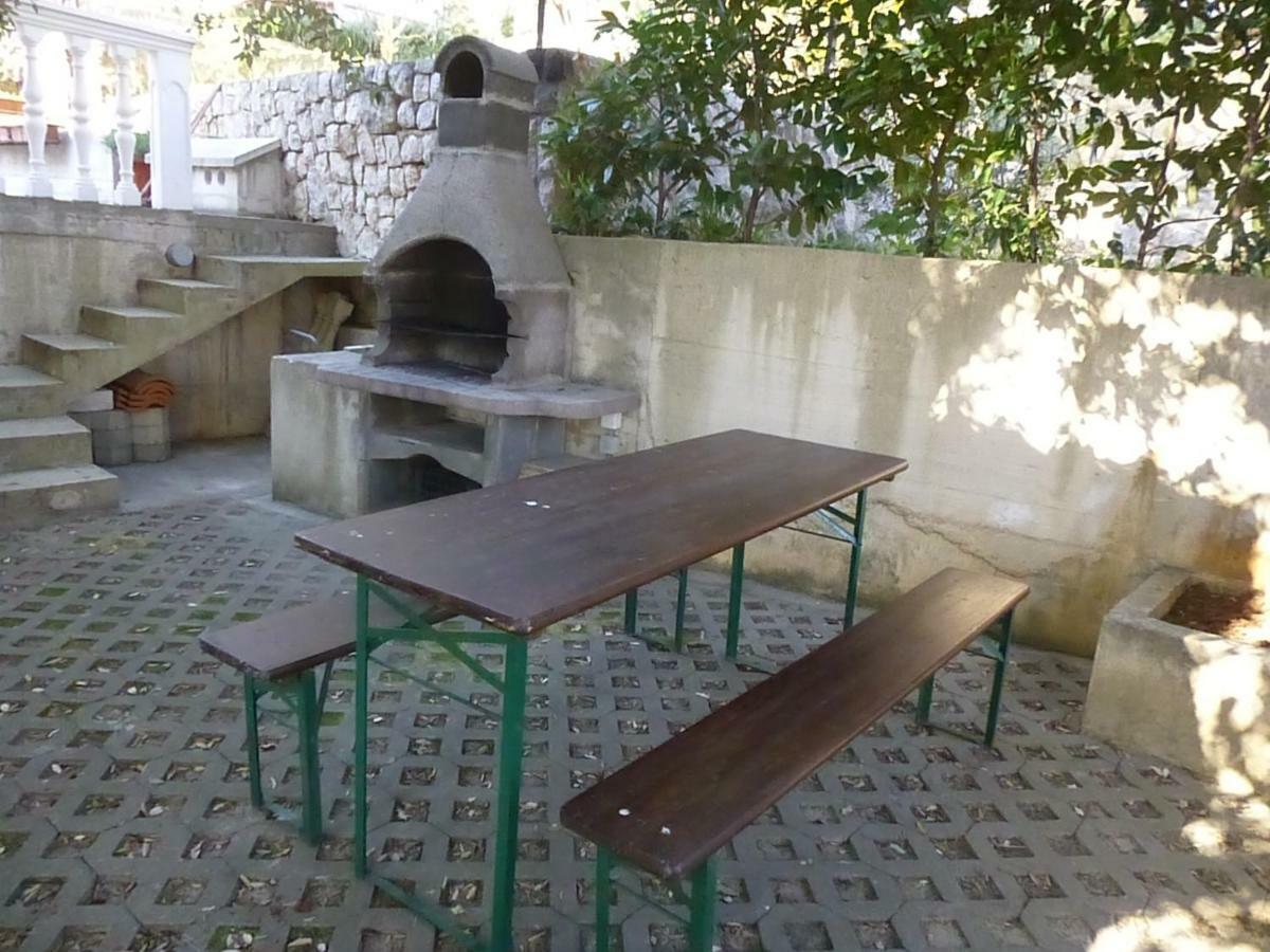 Apartments Vila Lavanda Omišalj المظهر الخارجي الصورة