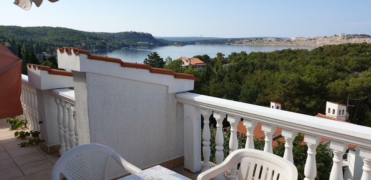 Apartments Vila Lavanda Omišalj المظهر الخارجي الصورة