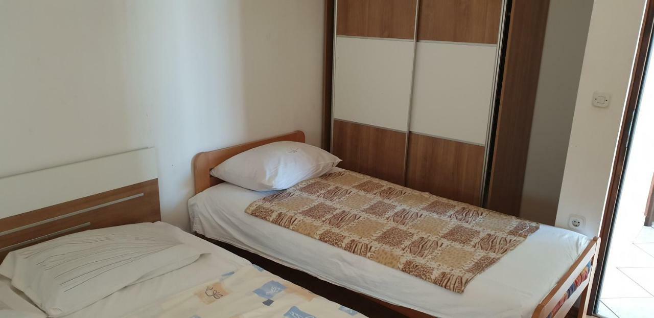 Apartments Vila Lavanda Omišalj المظهر الخارجي الصورة