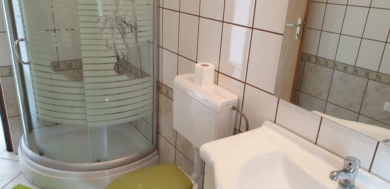 Apartments Vila Lavanda Omišalj المظهر الخارجي الصورة