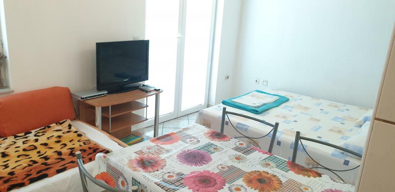 Apartments Vila Lavanda Omišalj المظهر الخارجي الصورة